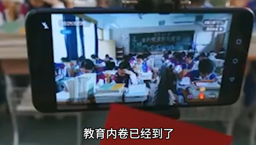 一肖一码100中奖资料2025,拍下电影画面发到朋友圈违法嘛,确保成语解释落实的问题_标清版V3.74